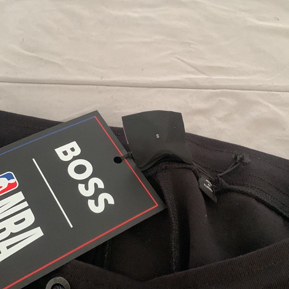 Hugo boss pants $ 100 each or $ 200 bundle - Picture 9 of 9